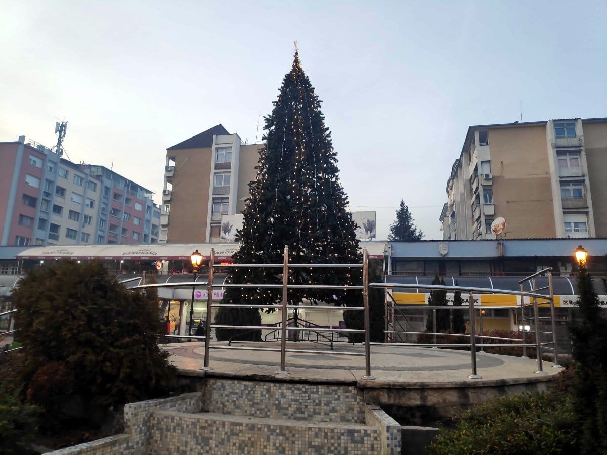 Pirot novogodisnja dekoracija 2020 foto JV Lj Filipov
