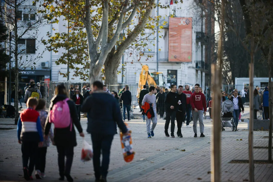 "Hrana na točkovima", više para za novorođenče i 12.000 za roditelje prvaka u 2025. u Nišu 9 VAK 1980