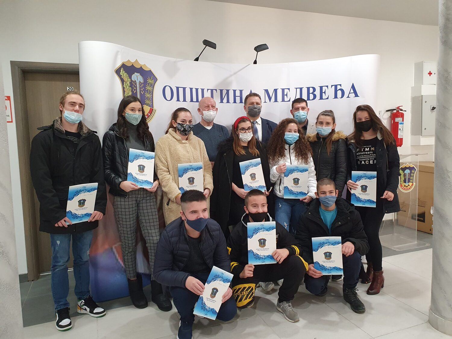 Stipendije za 60 srednjoškolaca iz Medveđe 1 stipendije scaled