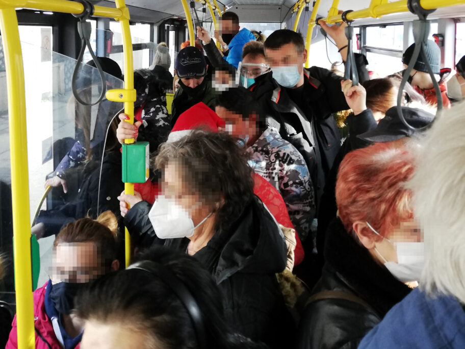 Epidemiološke mere u autobusu sa Bubnja - jedan do drugog kao sardine 14 guzva bubanj citalac