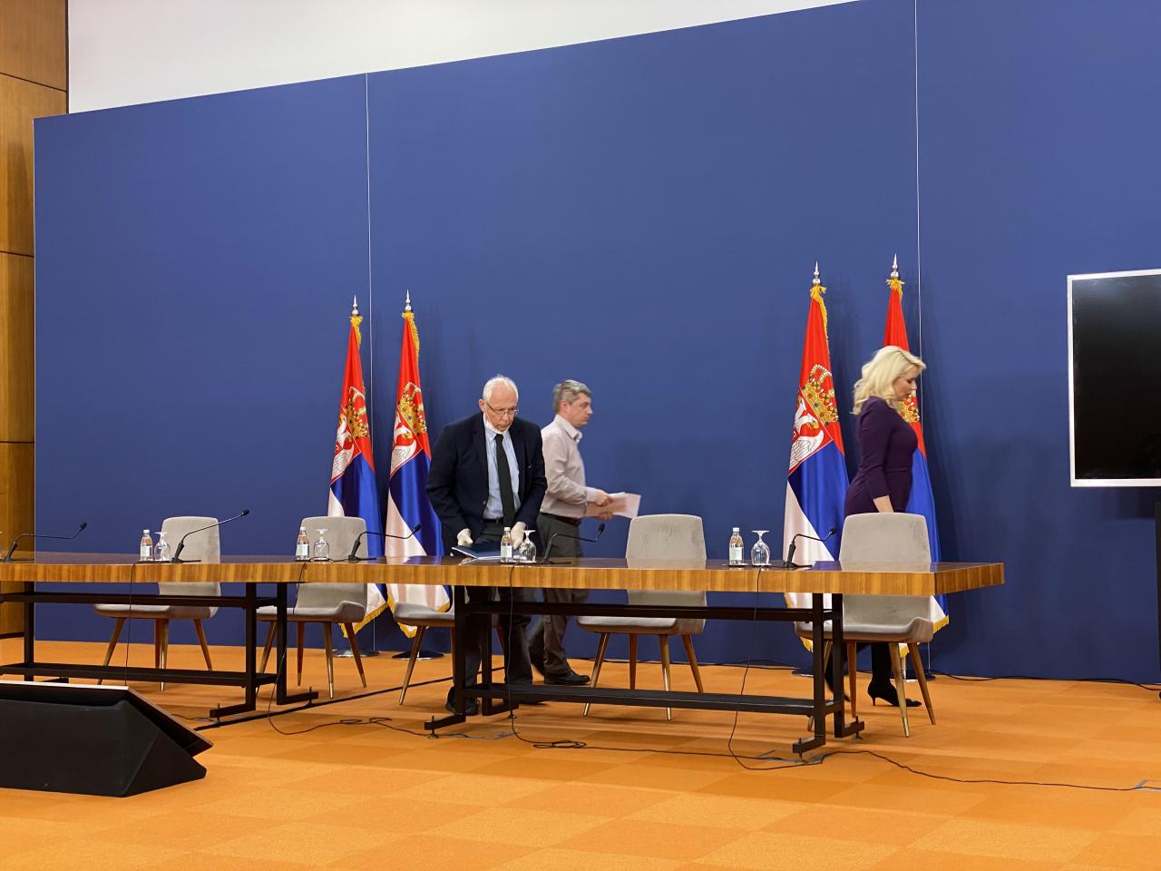 Odlaze sa konf; foto JV Željko Veljković