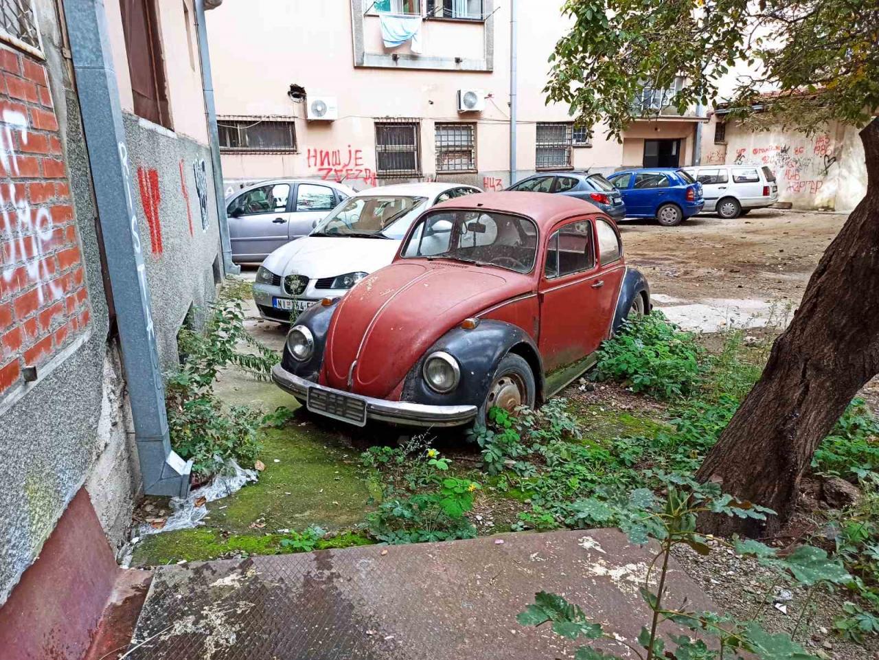 Napusteno-vozilo-Ulica-Ucitelj-Tasina-foto-citalac