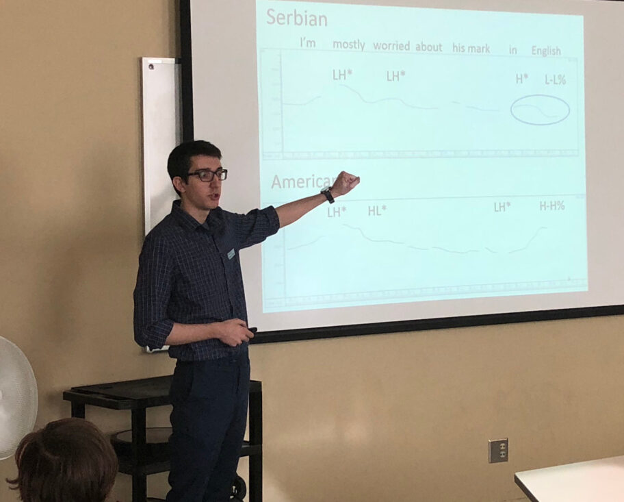 Prezentacija na konfereniji foto privatna arhiva