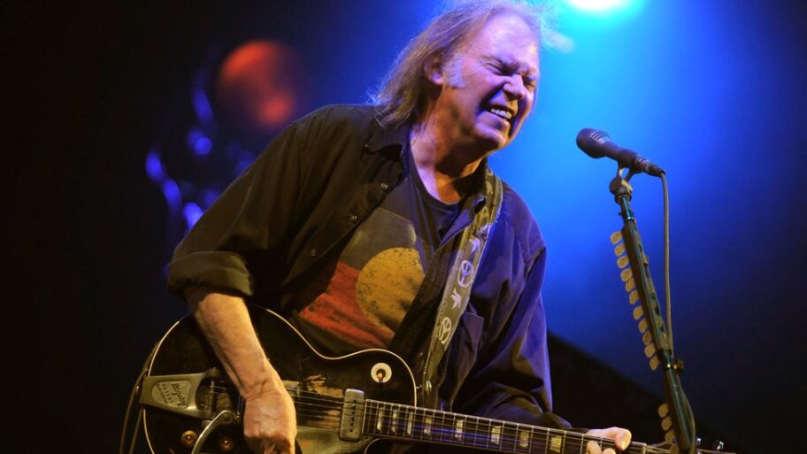 116364194 neilyoung bbc