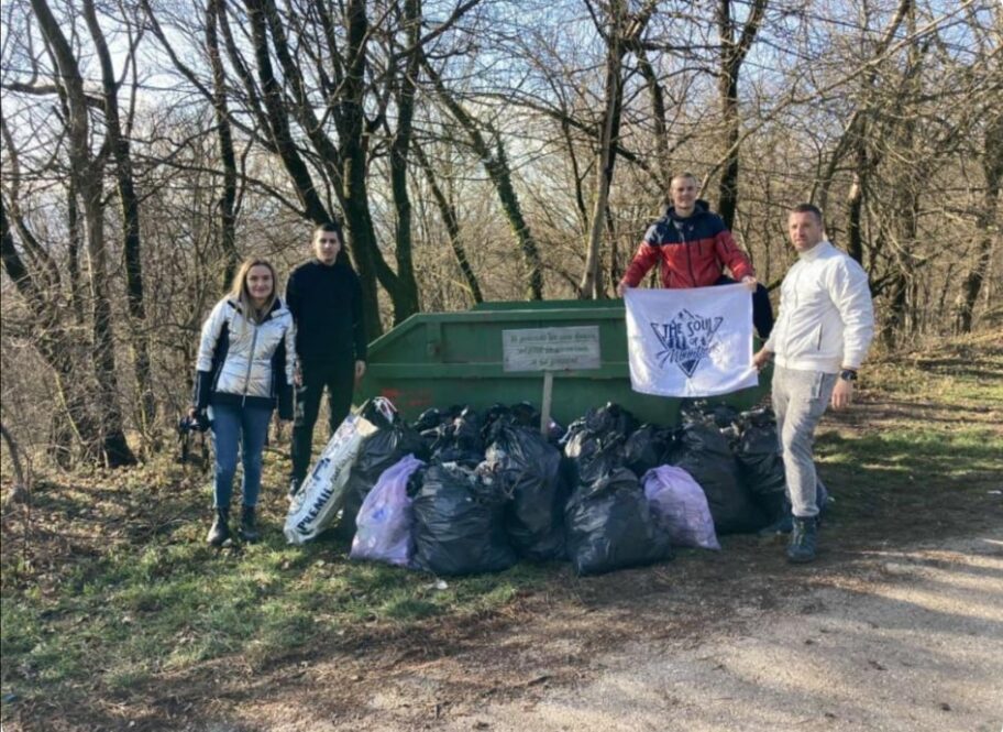 Grupa mladih Nišlija očistila Kamenički vis od smeća 7 naslovnavis foto TSM