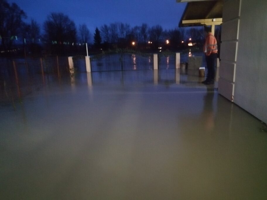 IMG 893f686f3f0c08f5ca34509675a877e1 V