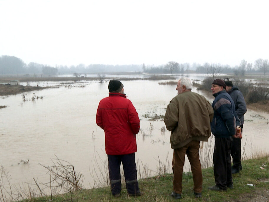 Poplavljene njive na jugu foto JV