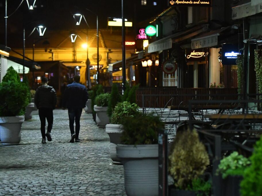 Dva niška ugostitelja uhapšena zbog punih lokala 4 1280x0 Kazandzijsko sokace prazno oktobar 2020 foto Juzne vesti Vanja Keser