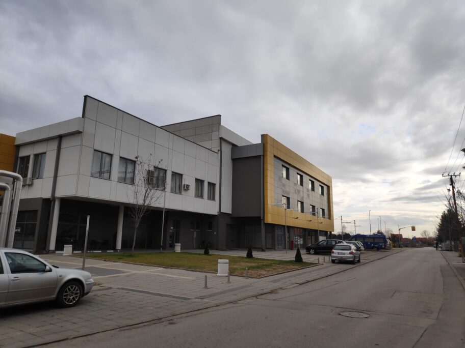 zatvoreni bazen foto lj f scaled