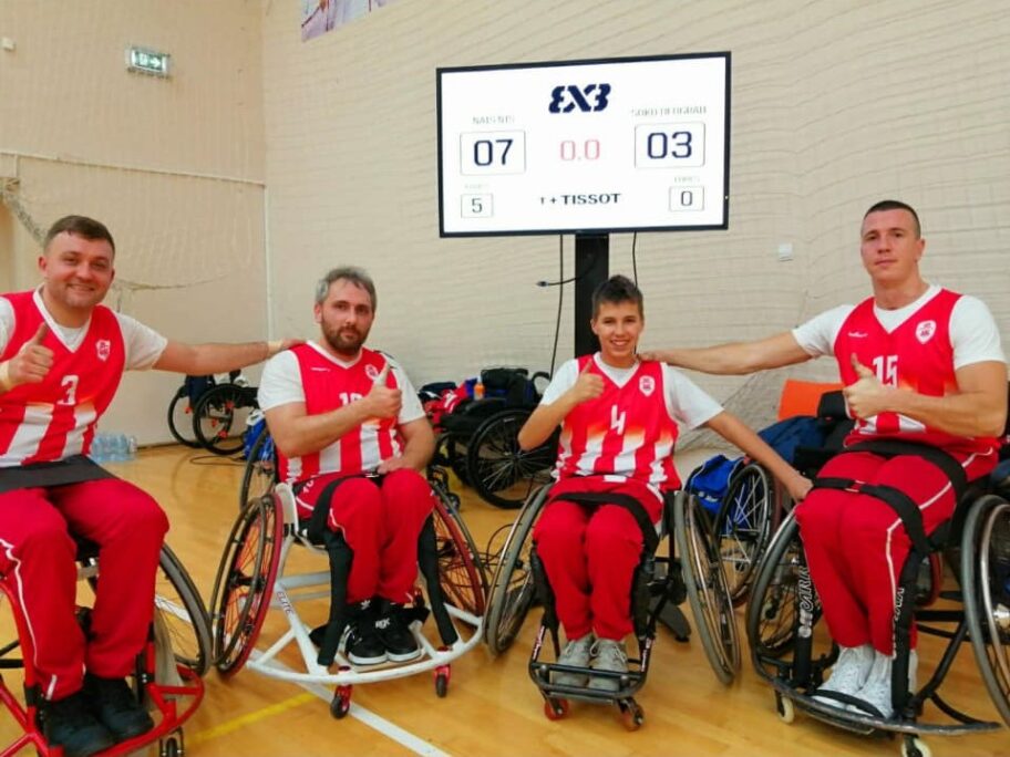 Zadovoljni pobedom za trece mesto s leva Miljan Hadzovic Bratislav Kostic Uros Peralovic Aleksandar Dinic