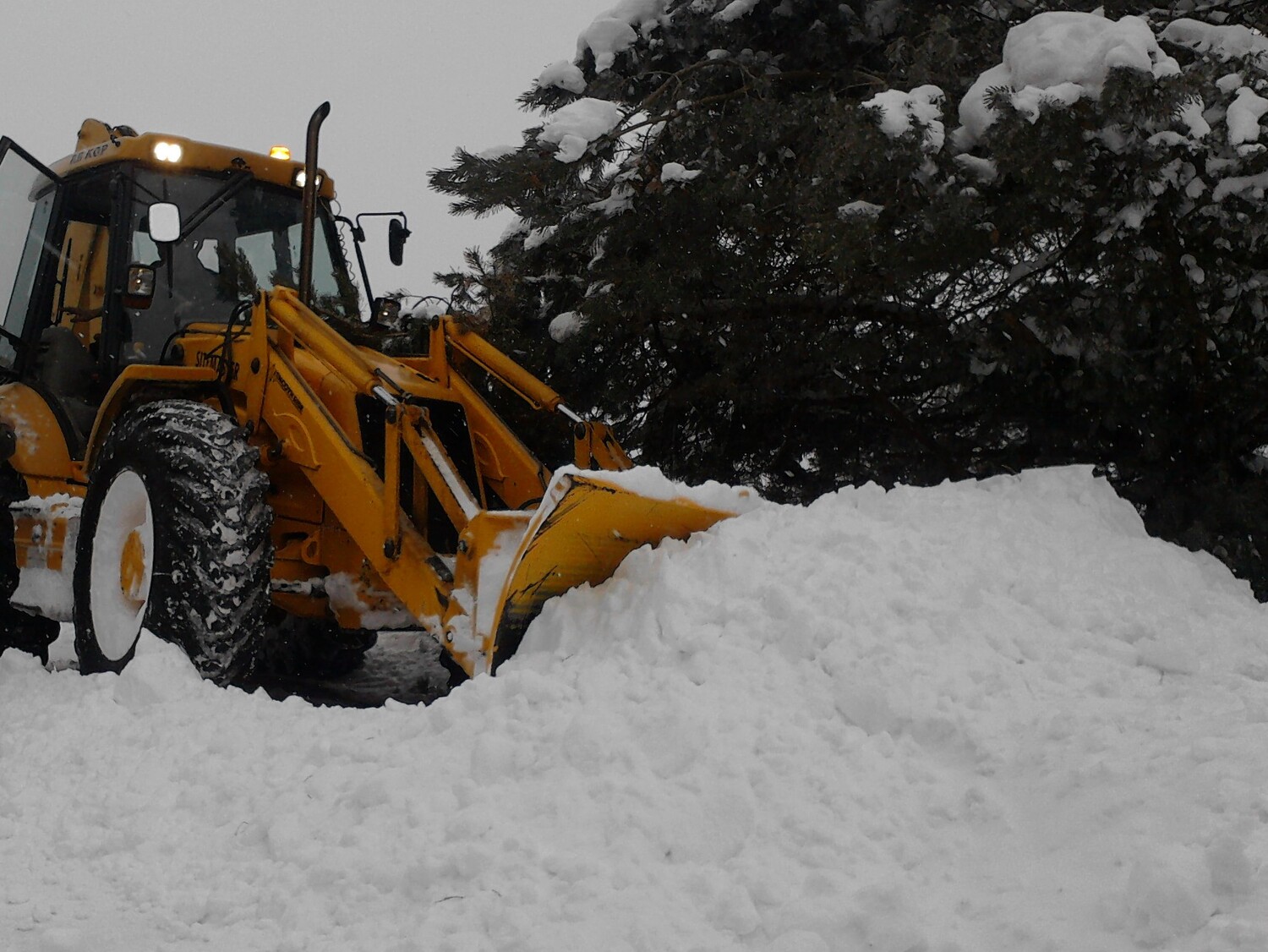 Crnotravska sela i dalje bez struje, lokalni putevi neprohodni 1 P040212 14 14