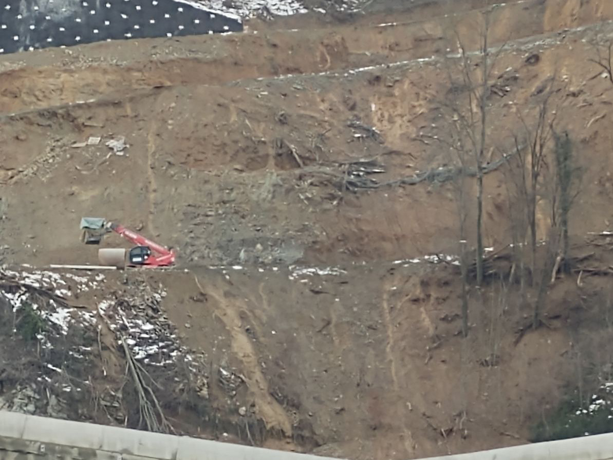 Brdo u Grdeličkoj klisuri na Koridoru 10 se opet obrušilo, opozicija poziva na odgovornost 1 grdelica foto Narodna stranka