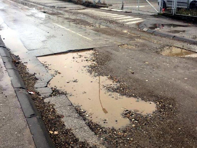 800x600_Majakovskog-rupe-1-foto-citalac-Prijavi-problem