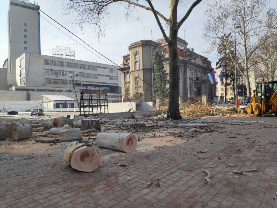 Seca u centru Nisa kod Gradske kuce slika3 foto JV T Tasic