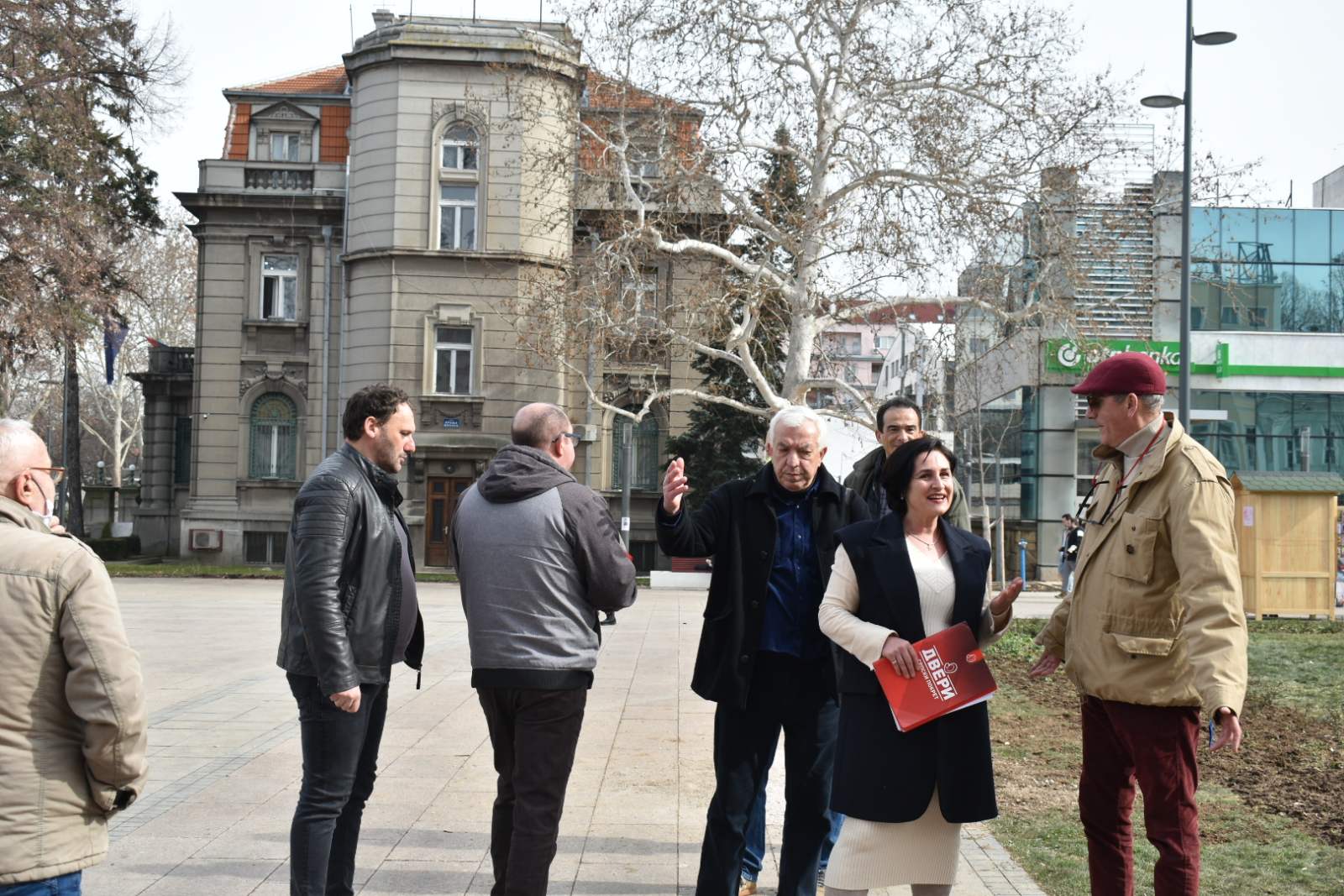 Dveri posečena stabla