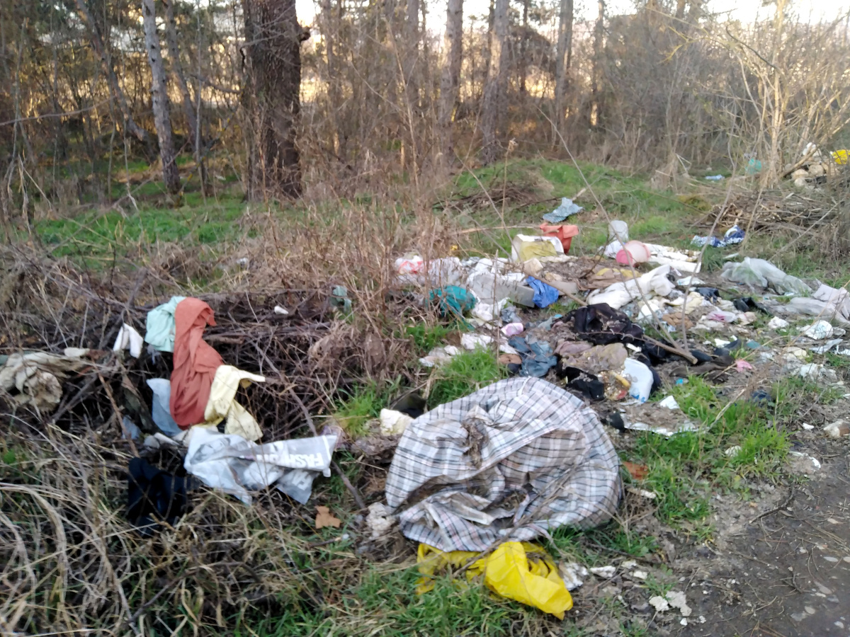 Deponija iza Tvrđave slika1; foto: Vanja Keser