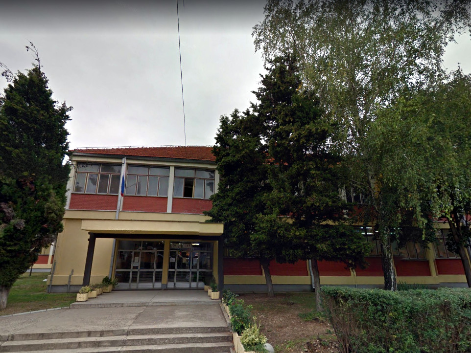 Gimnazija Aleksinac foto Google maps