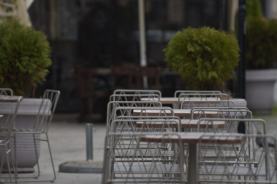 Krizni štab: Radno vreme produženo do 22 sata, ugostitelji otvaraju bašte ako za vikend ne bude povećanja novoobolelih 9 VVV 4377