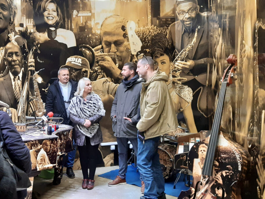 "Nišvil" sa festivalima iz Francuske i Belgije planira razmenu mladih romskih džez muzičara 14 press u Nisville muzeju foto Nisvil