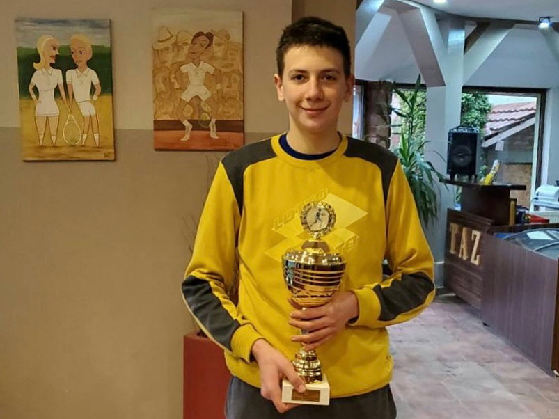 Teniser TAŽ-a osvajač Kupa Srbije u konkurenciji do 16 godina, teniserke vicešampionke države 1 Nikola Jovic TAZ KUP SRBIJE mart 2021