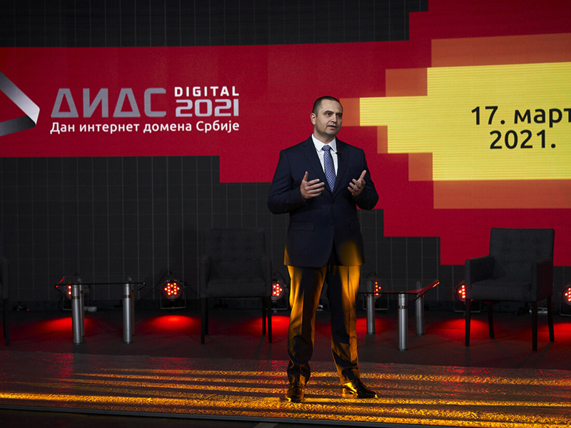 DIDS 2021 Digital – umesto aplauza, pohvale na četu 11 Dejan Djukic direktor RNIDSjpg