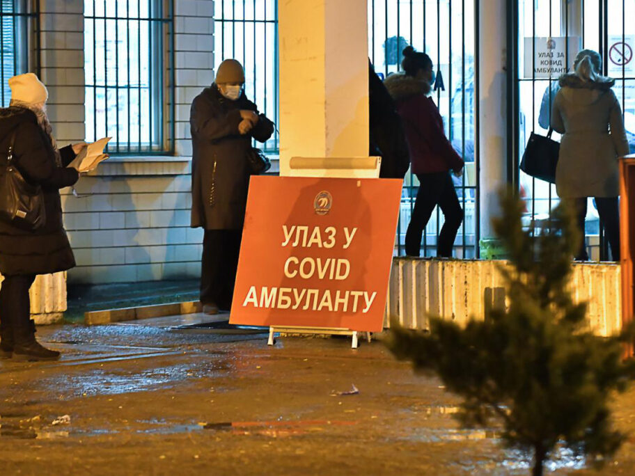 Kovid ambulanta Nis guzva foto Vanja Keser