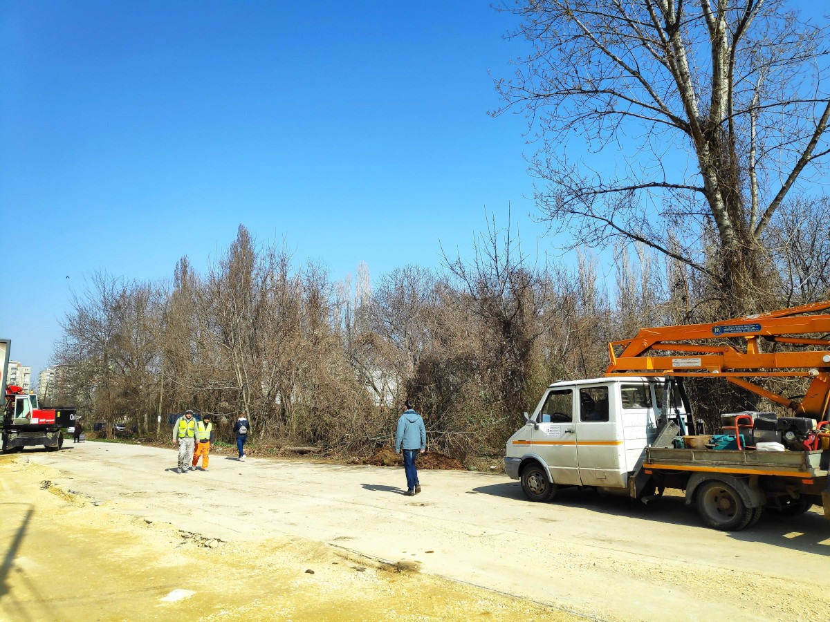 Uređenje Bulevara Nemanjića kod tržnog centra slika 1, mart 2021; foto: JV-N. Mitić