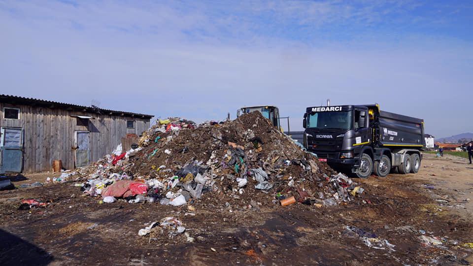 ciscenje obale nisave foto: FB strana Dragana Sotirovski;