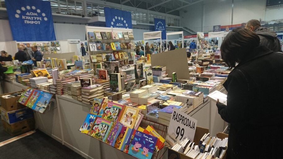 Pirotski Sajam knjiga ove godine na otvorenom u centru grada 6 DSC 0155 scaled