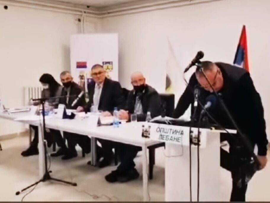 Nakon bacanja cipele ka predsedniku Opštine, smenjen direktor Turističke organizacije Lebane 15 1617622923215 1