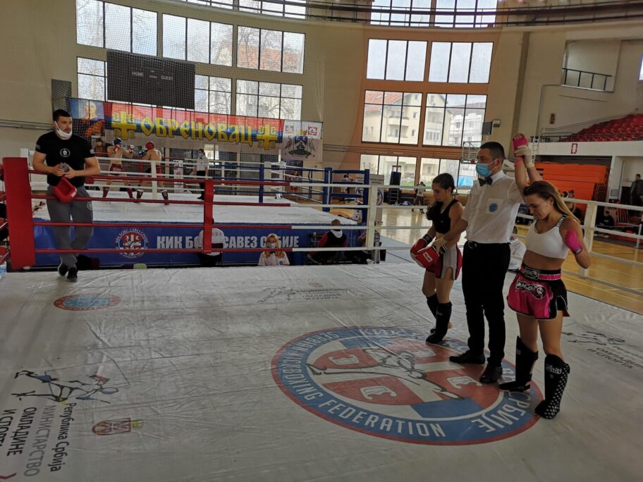 Pehar za najbolji klub i 10 medalja za kik-boksere Niša 2 IMG 20210404 142426 1 scaled