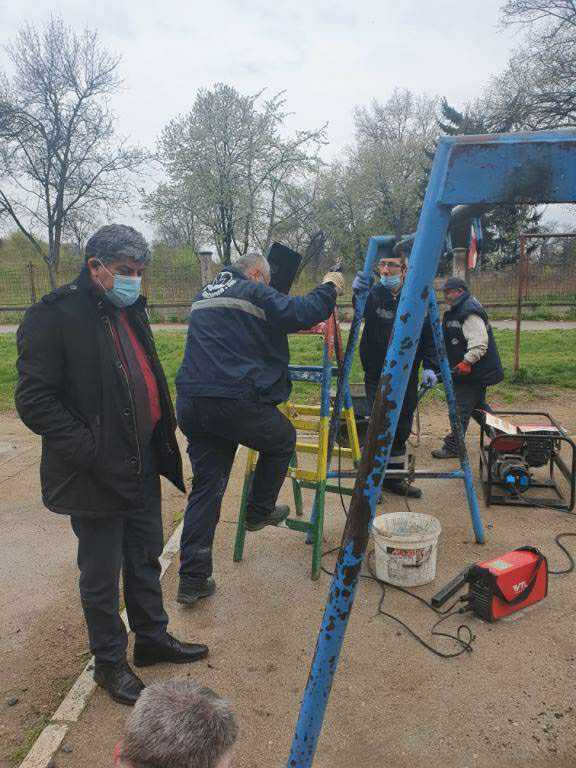 popravljena ljuljaška