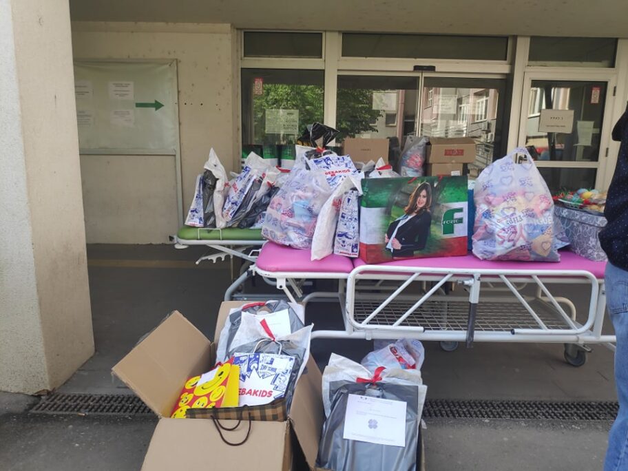 Predstava i pokloni za decu koja se leče na hemato-onkološkom odeljenju u Nišu 4 176891234 1347206335643792 3954050192315002362 n 1