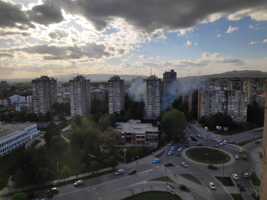 Goreo kontejner na Bulevaru, dim u jednom trenutku "obgrlio" višespratnicu 16 IMG 20210505 175156 scaled