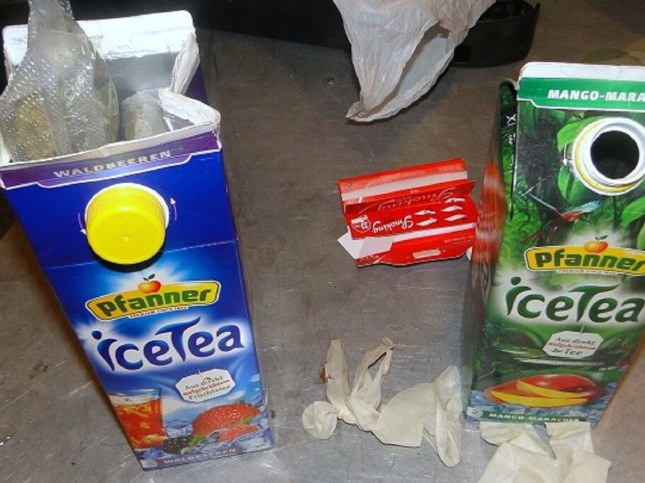 Manje količine droge otkrivene na Gradini, putnici sve maštovitiji u skrivanju narkotika 4 droga pronadjena u tetrapaku i rukavicama