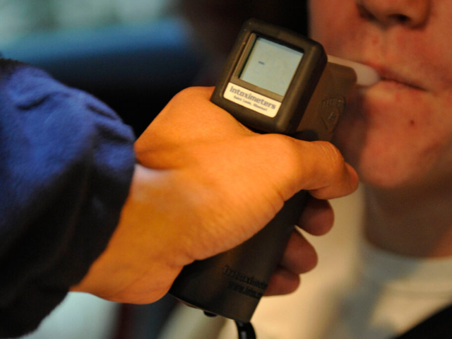 voznja alkohol policija test foto media defense gov CC