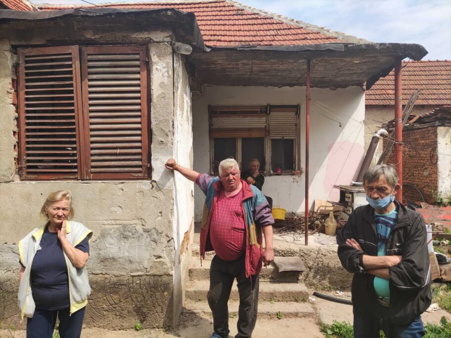 Uoči sastanka sa ljudima koji žive bez struje - ili minimalna rata ili dug za čukununuke 20 Randjelovici