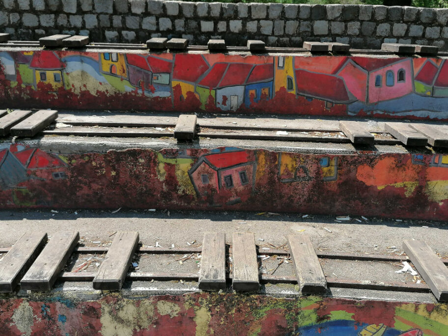 amfiteatar ostecen foto uk