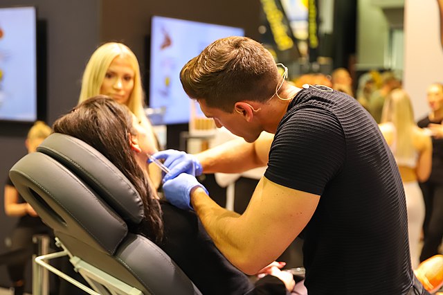 U velikoj istrazi zbog nadrilekarstva nema optuženih iz Niša, ali ima svedoka iz "branše" 4 640px Botox injection at FIBO 2019 in Cologne Germany 47952482096