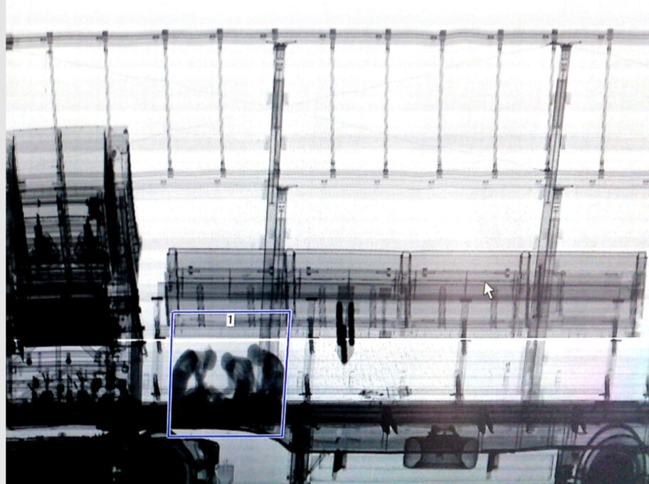 Migranti na Gradini otkriveni među delovima u kamionu 1 6 Gradina slika sa skenera migranti