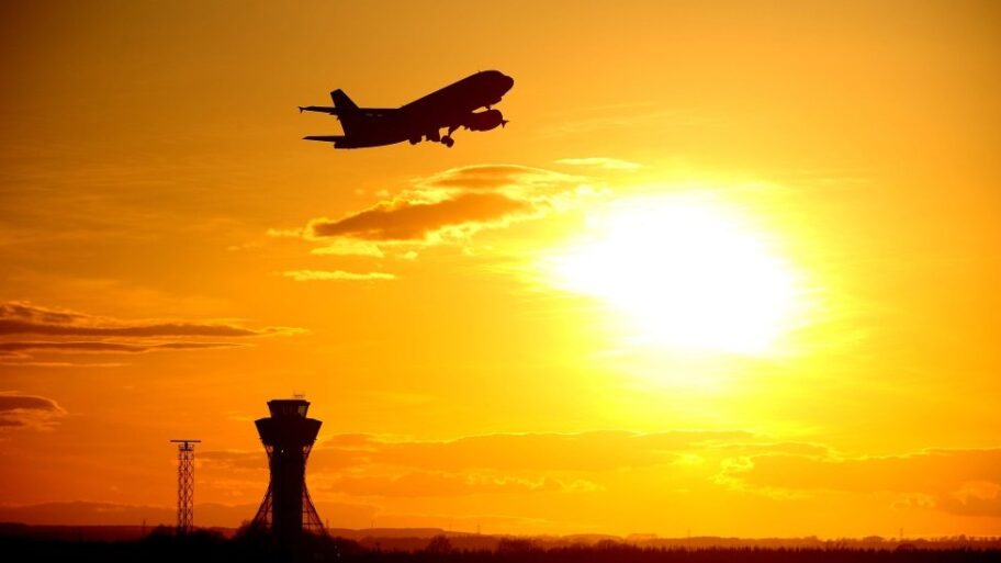 Avio-saobraćaj, Srbija i Crna Gora: Da li nova kompanija znači i pad cena karata 18 118875132 avion