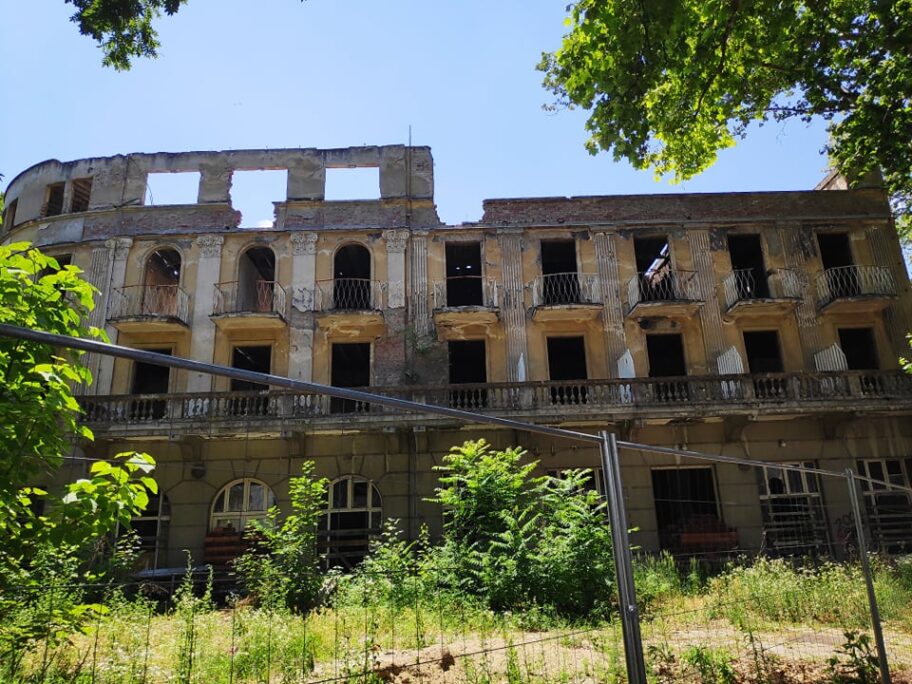Hoteli u Niškoj Banji ruinirani i nakon prodaje 13 198821742 178613960930028 8503373076167529181 n