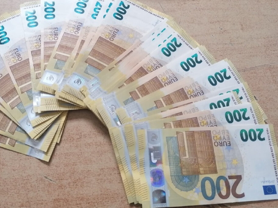 Skoro 15.000 evra zaplenjeno na terminalu Gradina 17 Novac zadrzan zbog neprijave