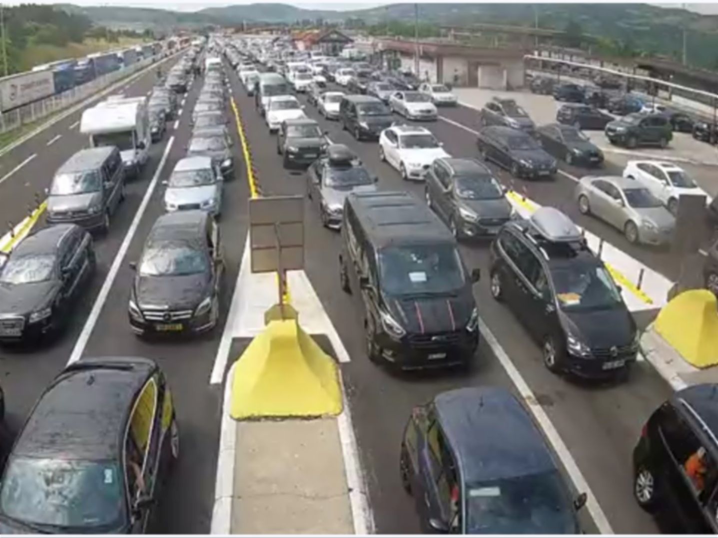 I dalje gužve na Gradini - čeka se više sati na izlazu iz Srbije 1 1625485115206