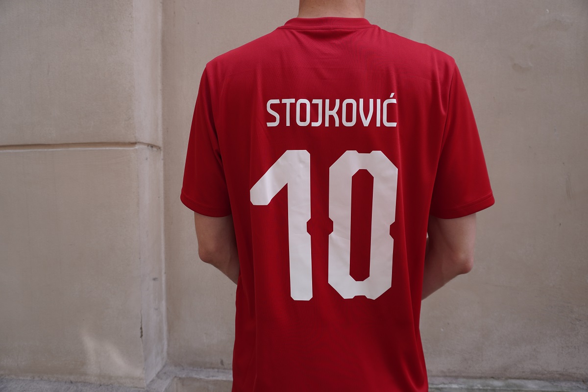 Dres sa potpisom Piksija - foto 3