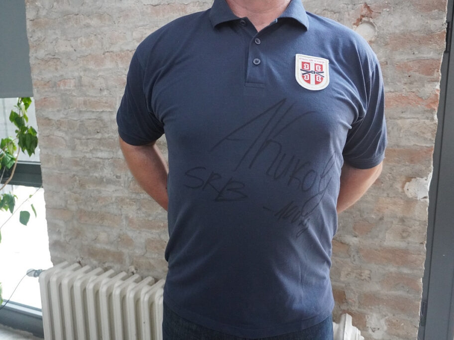 Dres olimpijca Aleksandra Kukolja na licitaciji Lokalne fondacije Niš 17 Majica Kukolja foto 1