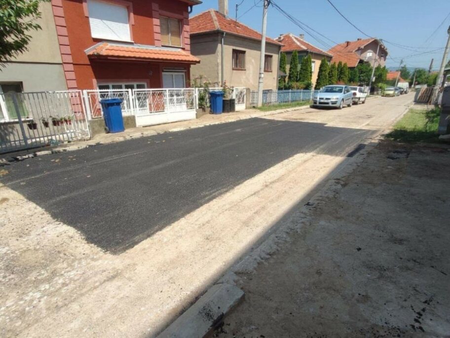 Rupa u Trsteničkoj ulici sanirana nakon deset meseci 3 224681496 340029241159804 5669082582713544576 n