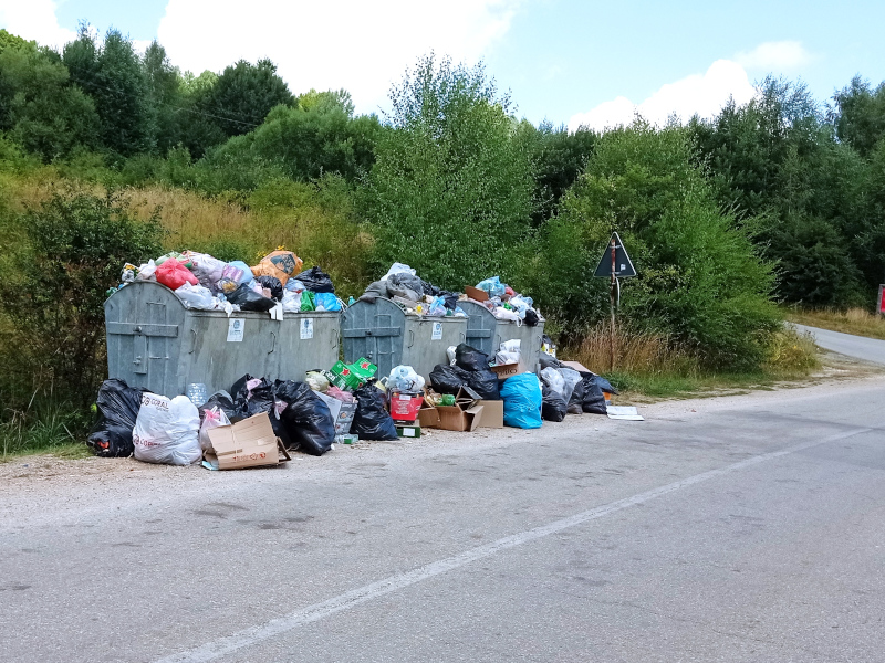 Vlasinsko jezero - smeće
