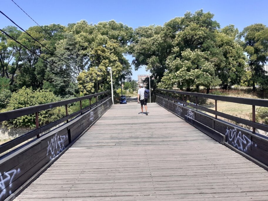 Drveni most u niškoj Tvrđavi opet oštećen i nebezbedan 16 drveni most 3