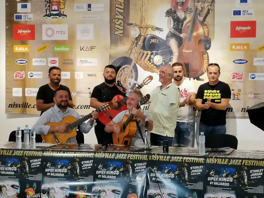 Počinje glavni program "Nišvila" - otvaraju ga sastavi "Gipsy Kings", "Stone Raiders" i Jova Radovanović 1 nisvil glavni program 4